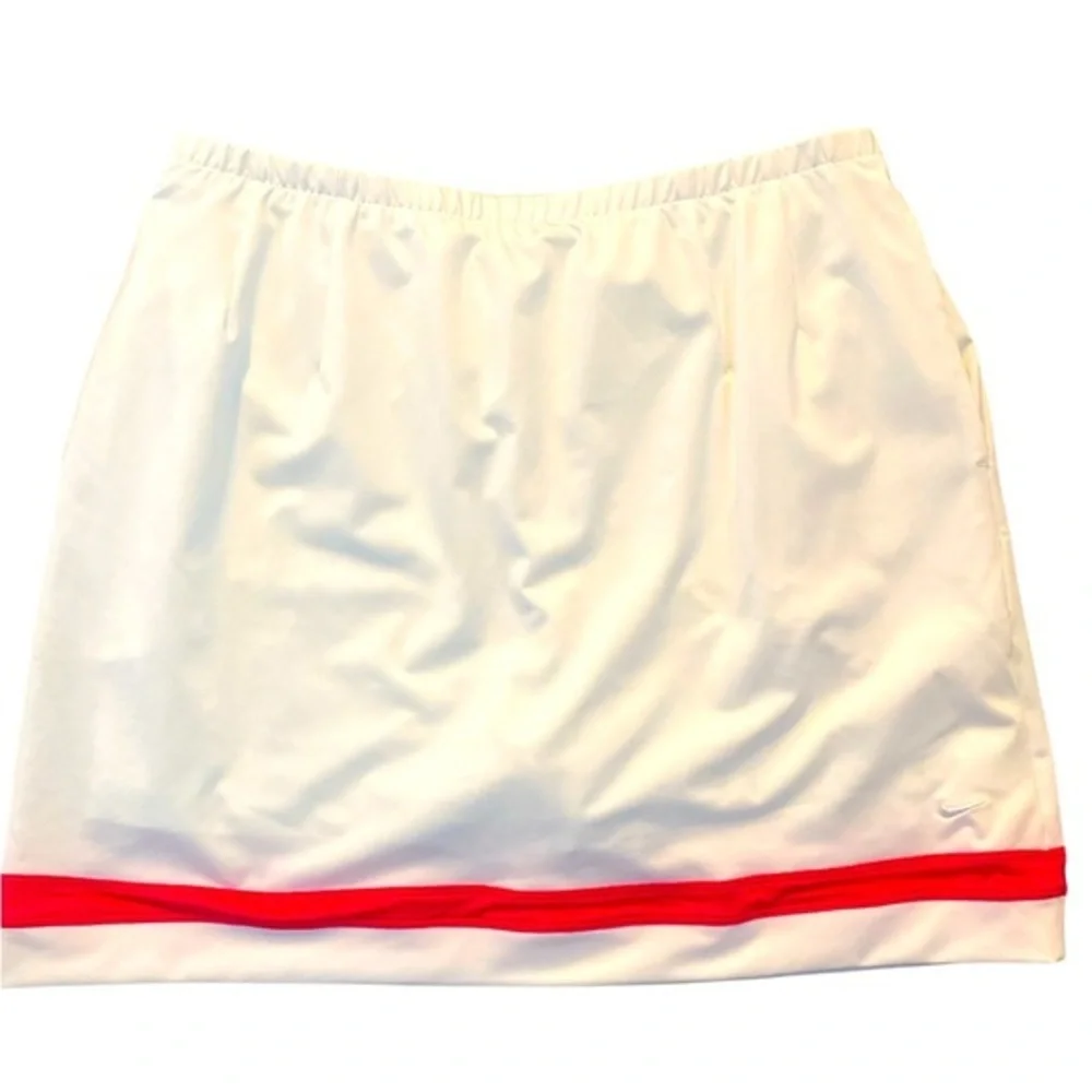 Nike Golf Skort - M white , pink trim , nylon spandex , NWOT
